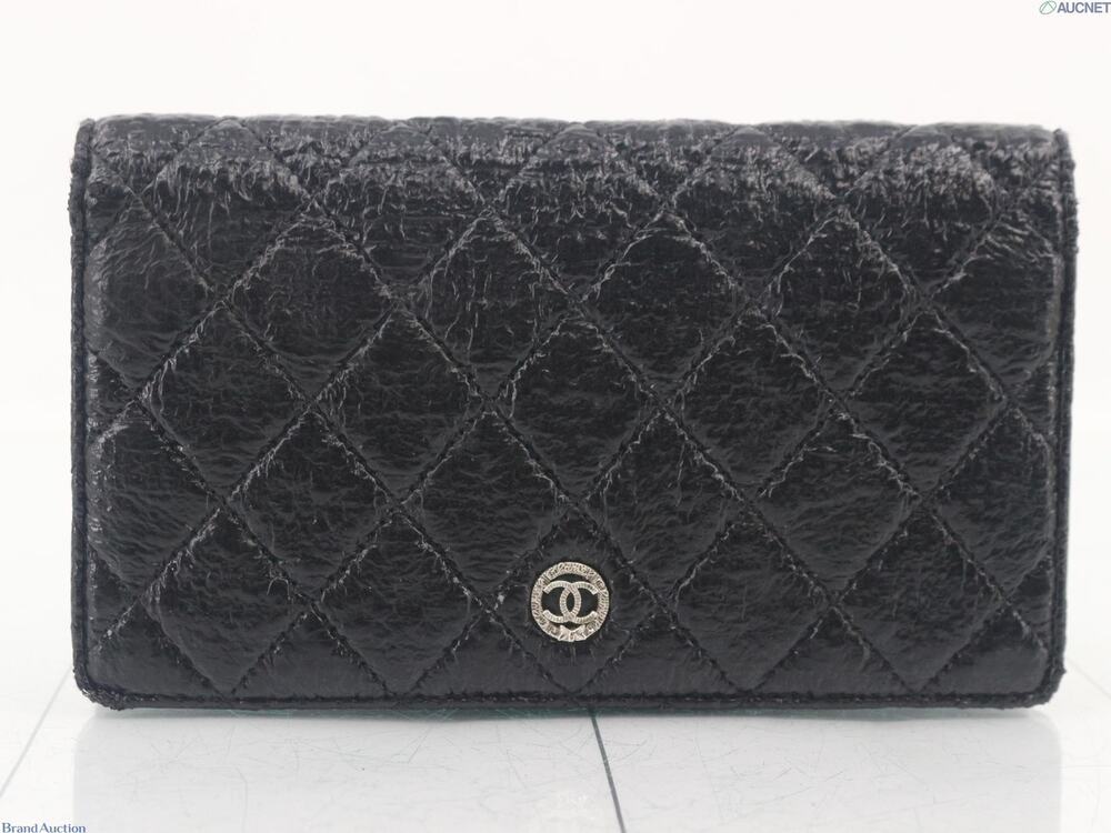 5909 - Chanel Matelasse Coco Button bi-fold wallet